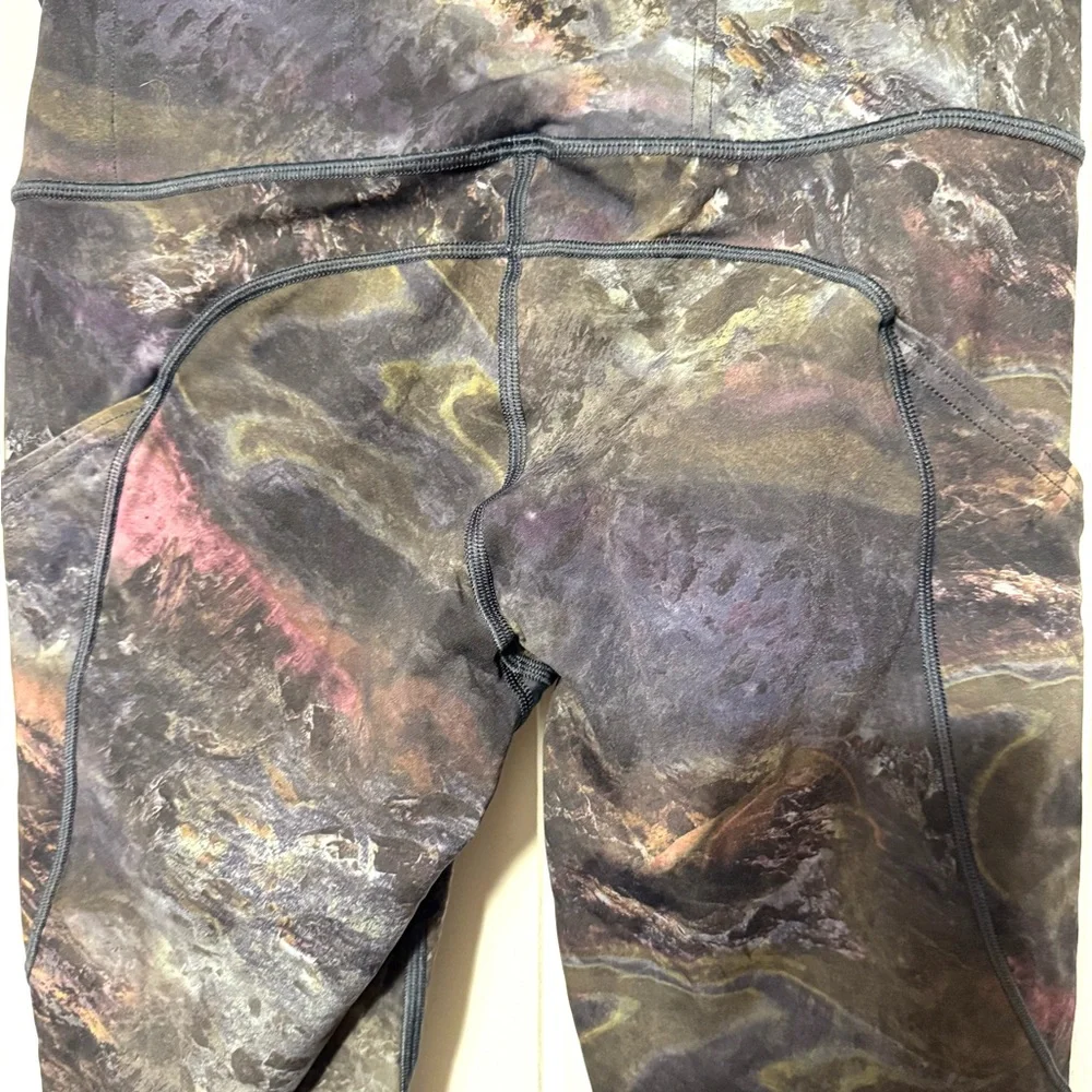 Lululemon leggings - Picture 5 of 5